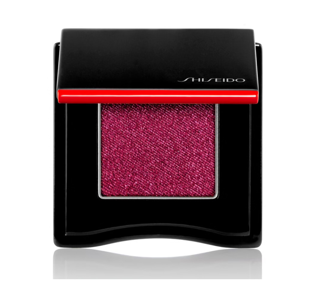 Galleria foto 'Viva Magenta, Colore Pantone 2023: 6 cosmetici nella nuance più trendy del prossimo anno!' - foto 1