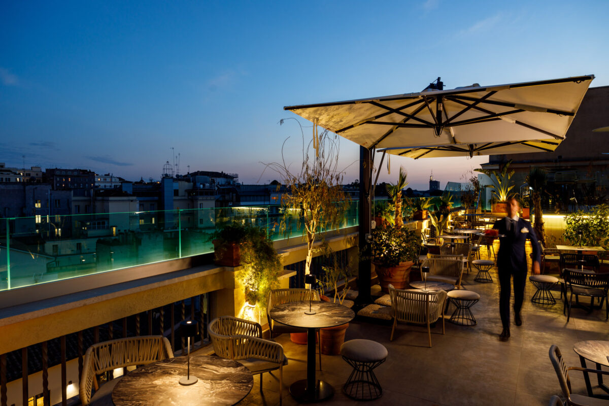 Galleria foto 'Terrazze panoramiche di Roma: 5 rooftop esclusivi per un aperitivo ammirando la capitale dall’alto' - foto 4