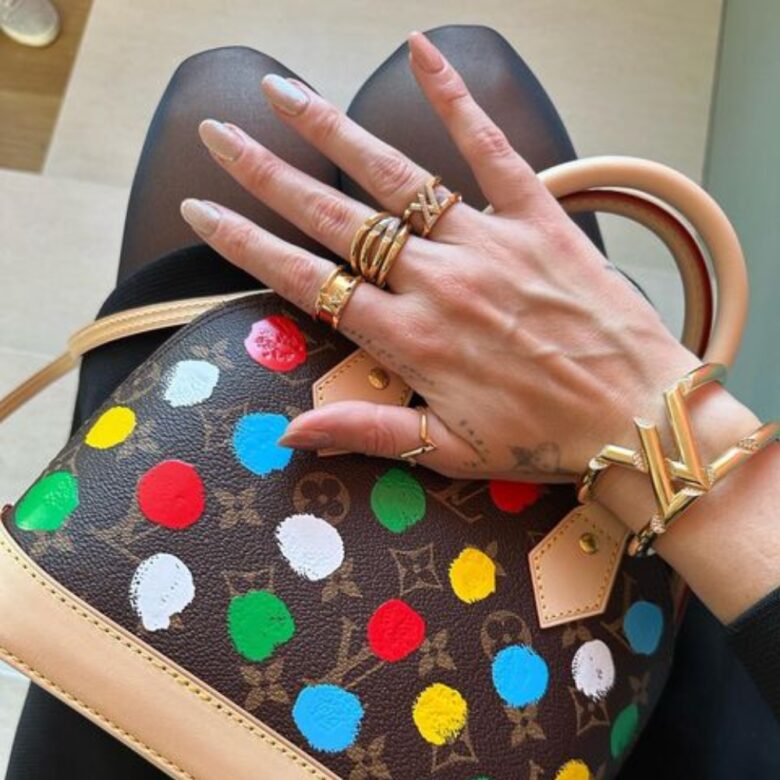 Chiara Ferragni con la nuova collezione Gioielli di Louis Vuitton, costa un  occhio della testa