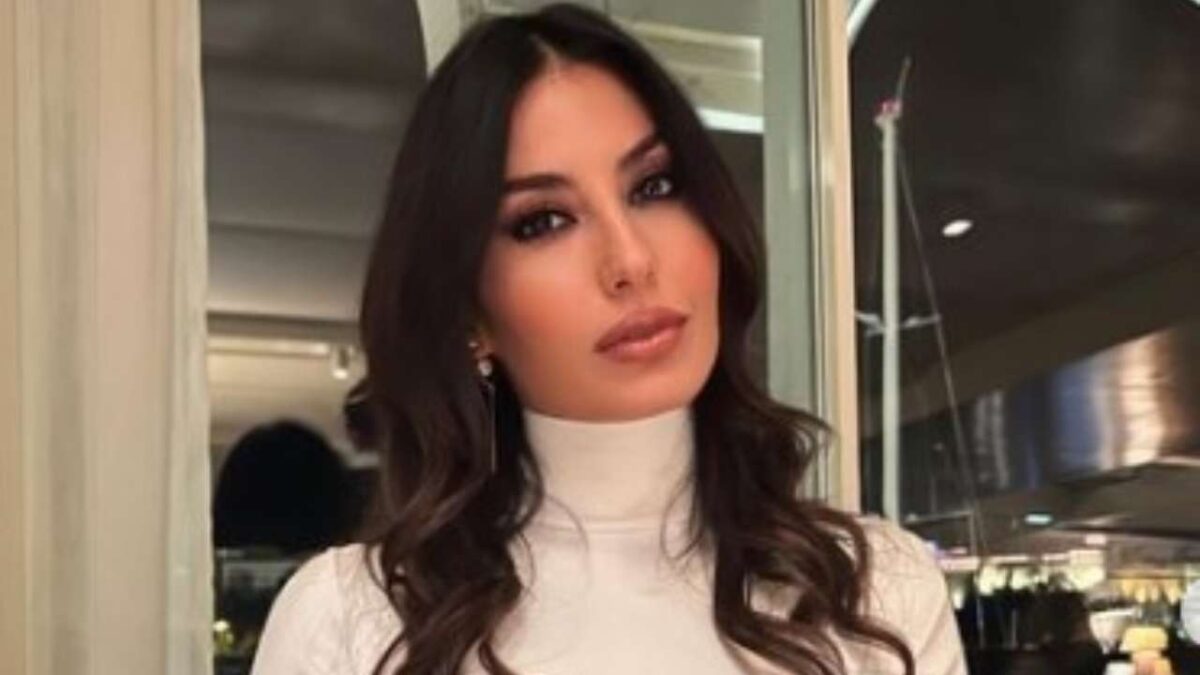 Elisabetta Gregoraci, look sensuale che fa impazzire i Fan: il costo è esagerato!