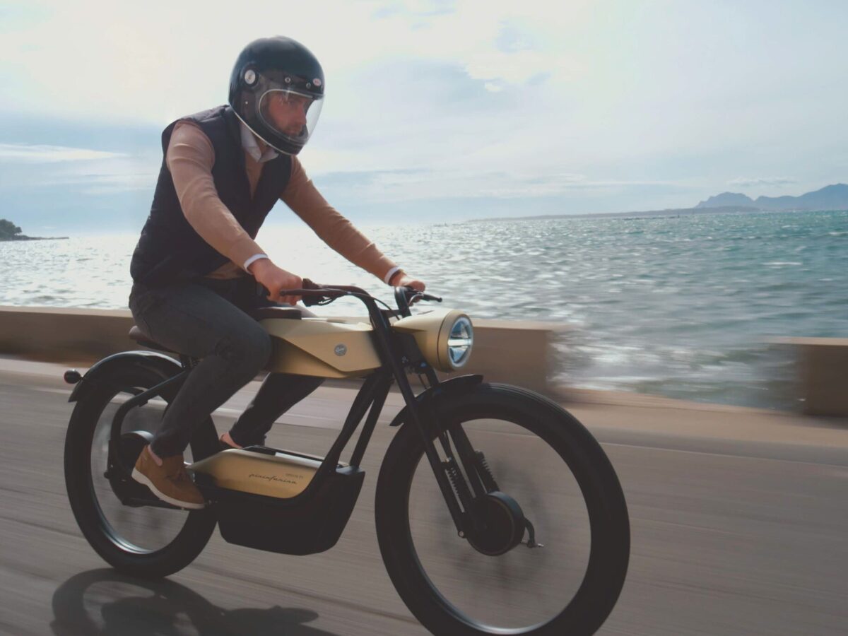 Galleria foto 'Eysing PF40, lo scooter elettrico che guarda la passato' - foto 1