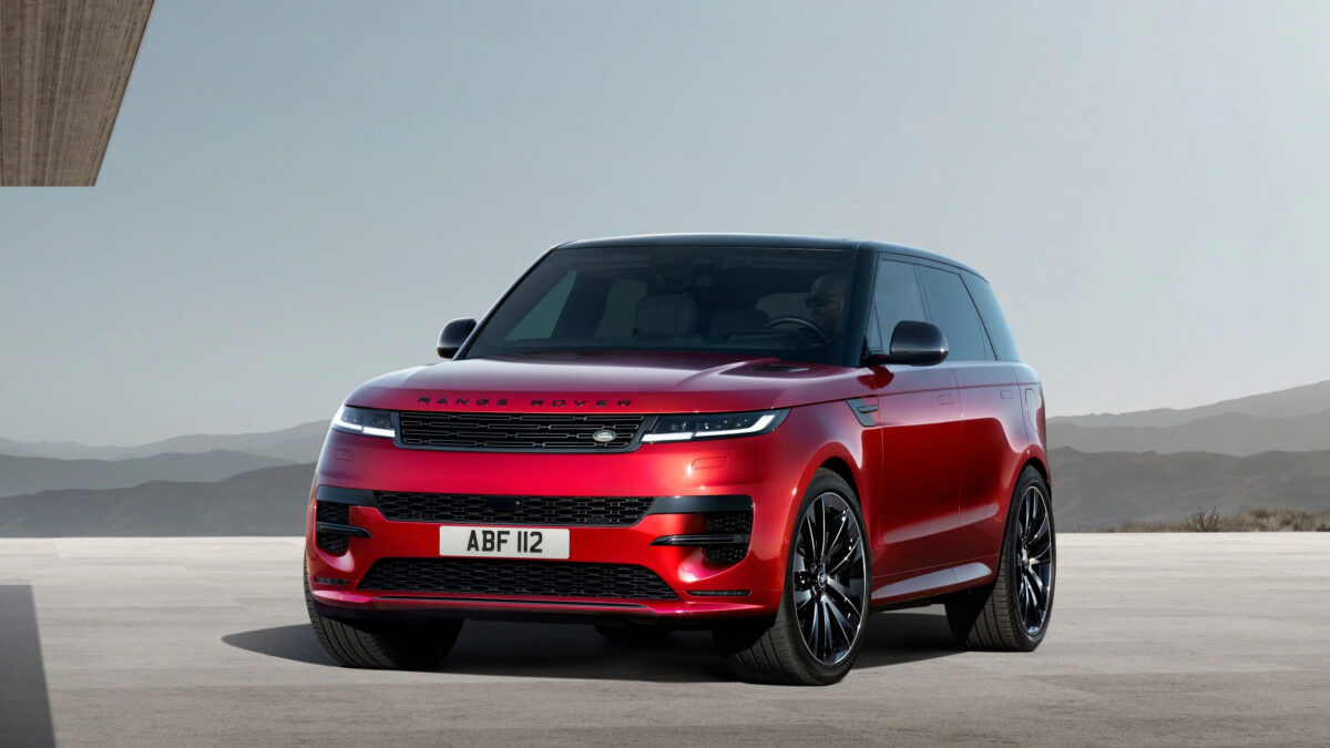 Galleria foto 'Porsche Cayenne vs Range Rover Sport, la sfida dei “Macchinoni” di lusso!' - foto 1