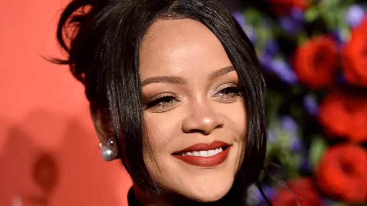 Rihanna, in vendita il super attico a Soho: cifra a 6 zeri da capogiro