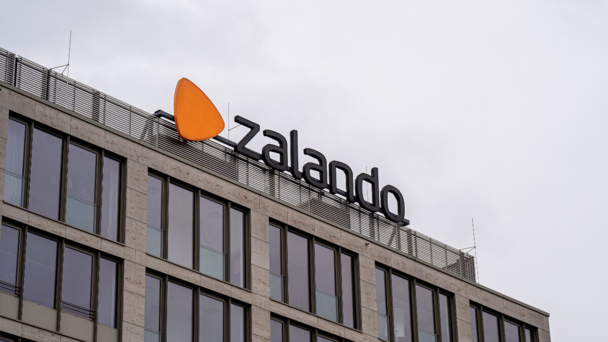 Zalando, Saldi 2023: 6 Vestiti perfetti per l’ufficio da acquistare in sconto