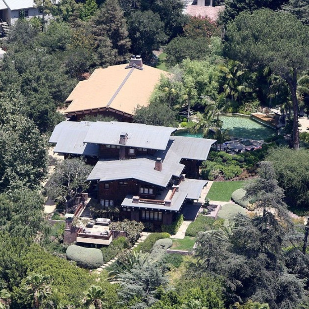 Galleria foto 'Brad Pitt e Angelina Jolie: in vendita a una cifra astronomica l’enorme proprietà di Los Angeles' - foto 3