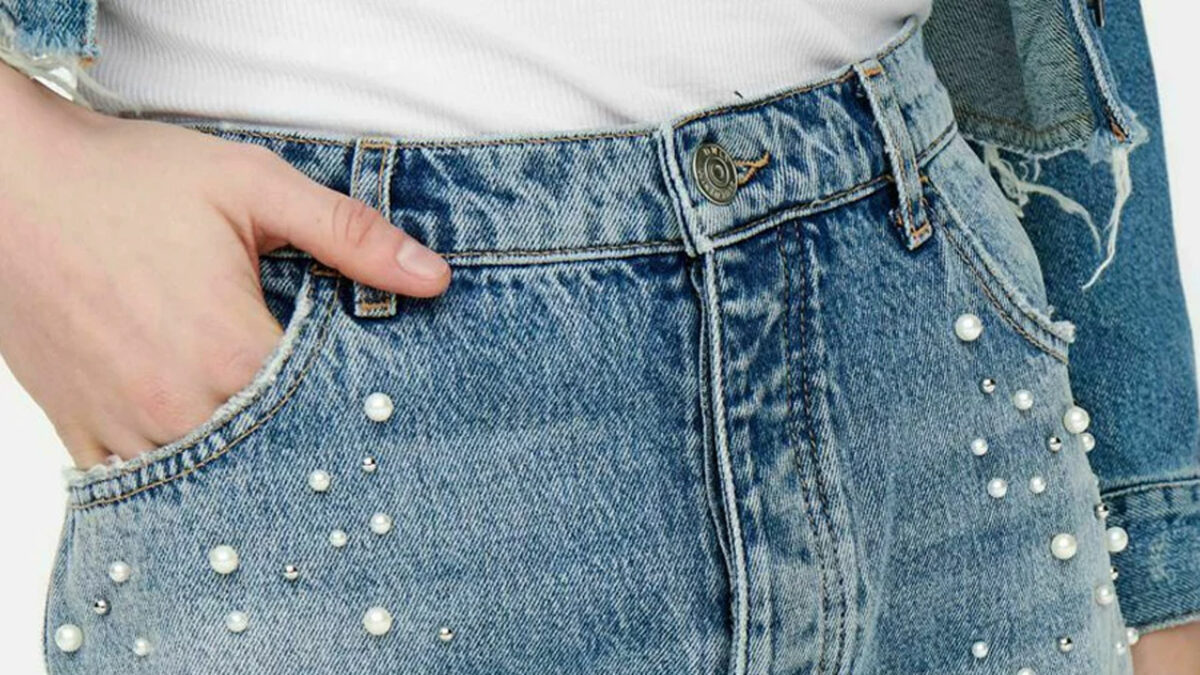 Jeans super decorati il trend che strizza l occhio al passato 10 paia da non perdere