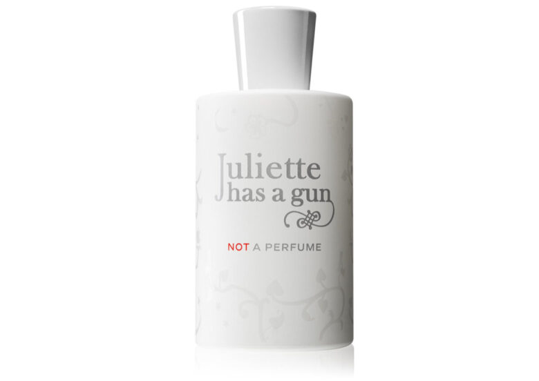 Not a Perfume, Juliette has a gun