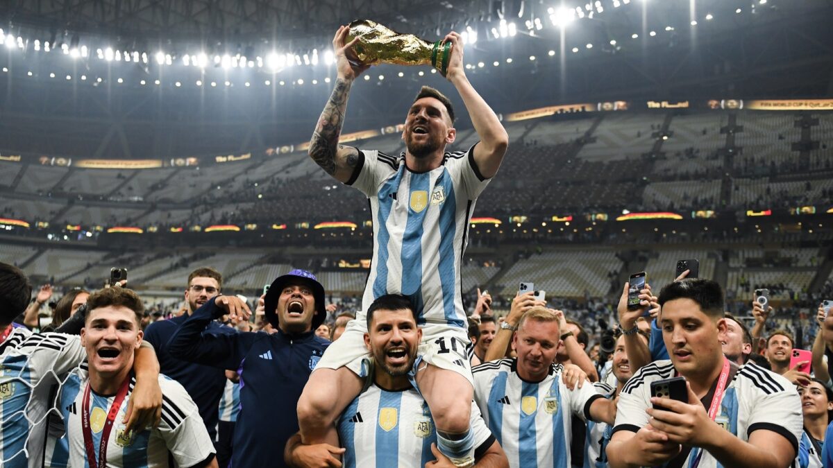 Galleria foto 'Messi batte Mbappé e Cristiano Ronaldo, il suo parco auto di lusso è sconvolgente!' - foto 1