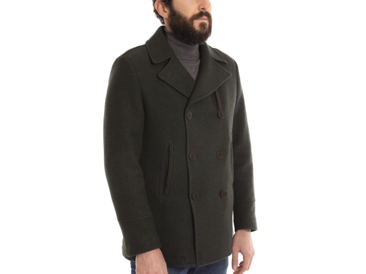 Galleria foto 'Peacoat, il fascino eterno del Cappotto da Marinaio: 3 modelli super raffinati' - foto 2