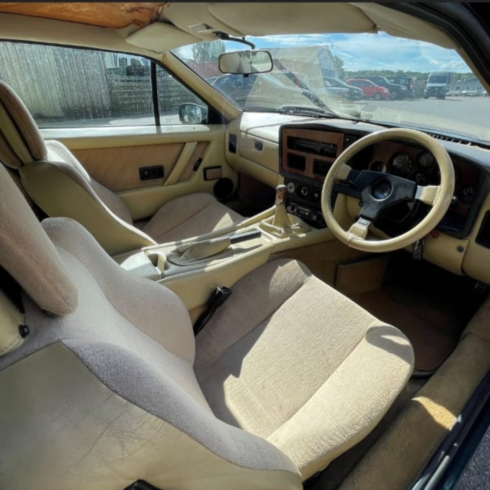 Galleria foto 'Royal Family, il principe mette all’asta la sua preziosa macchina d’epoca' - foto 2