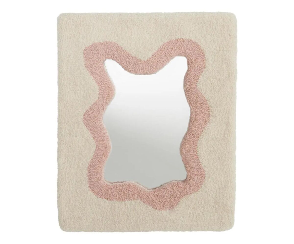 Galleria foto 'Come arredare Casa in Stile Barbiecore: 7 Mobili e Complementi Total Pink dal sito Westwing' - foto 2