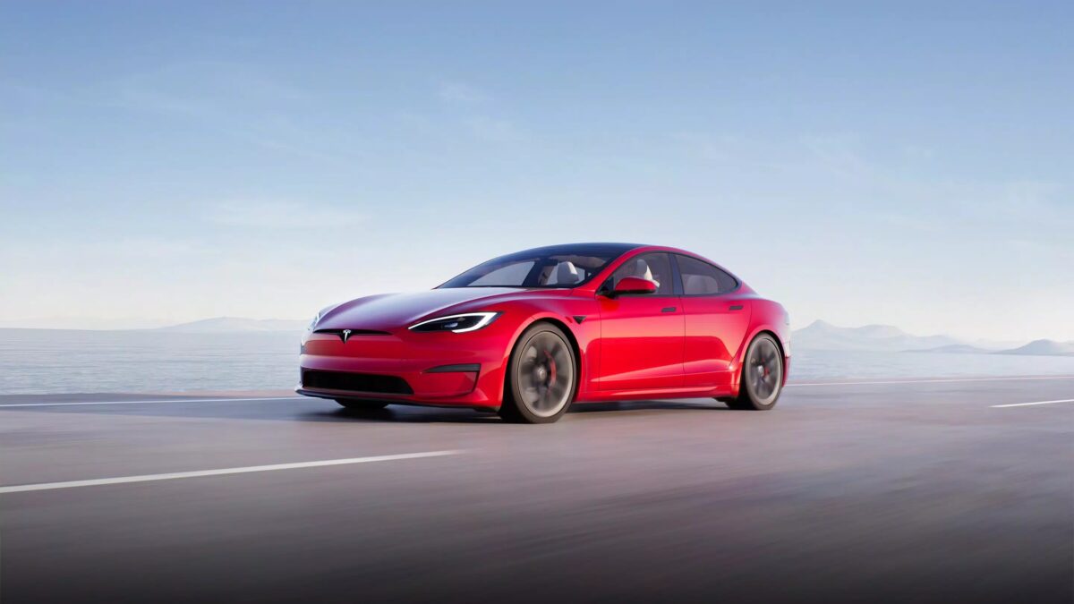 Arriva la Tesla che costa come un’utilitaria. Da non crederci!