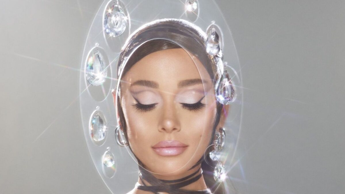 Ariana Grande per Sephora, arriva in Italia l’attesissimo R.E.M. beauty