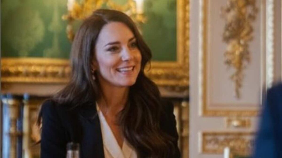 Kate Middleton ricicla l’abito Midi a pois, omaggio chic a Lady Diana