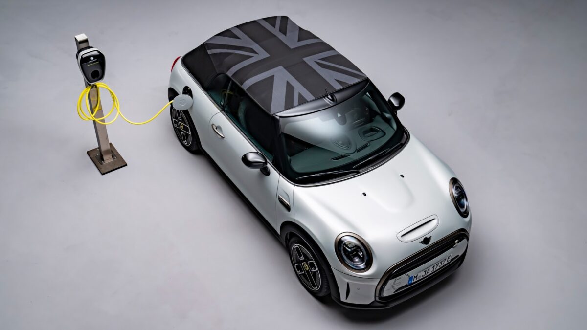 Galleria foto 'Mini Cooper SE Limited Edition, solo per pochissimi. Un’Auto davvero Esclusiva!' - foto 1