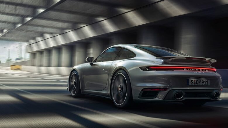 Porsche-911-Turbo-S-auto-di-Gerard-Pique