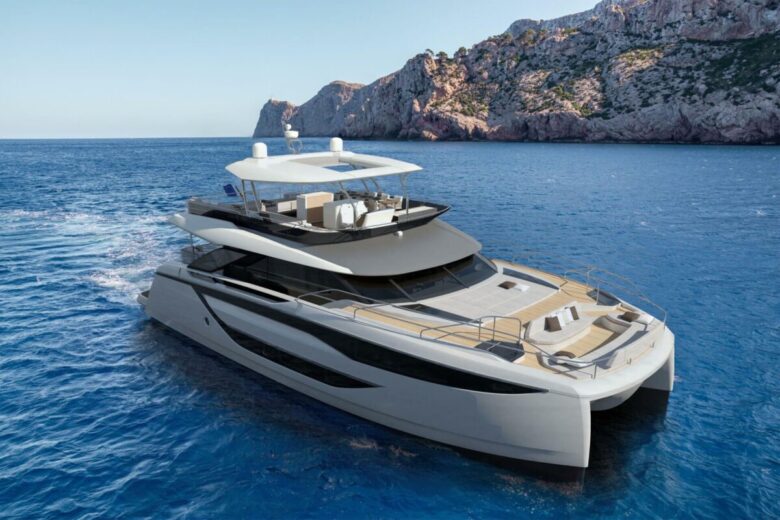 Prestige-M8-catamarano