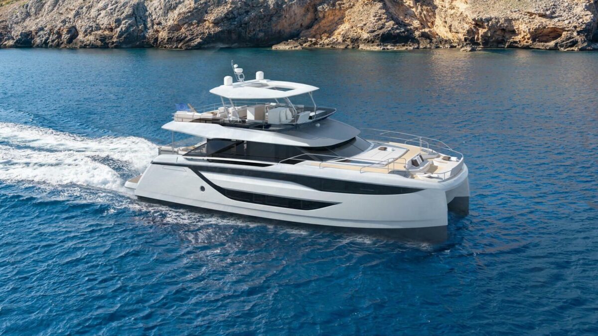 Prestige M8, un Catamarano extra lusso da cui non vorrai più scendere!