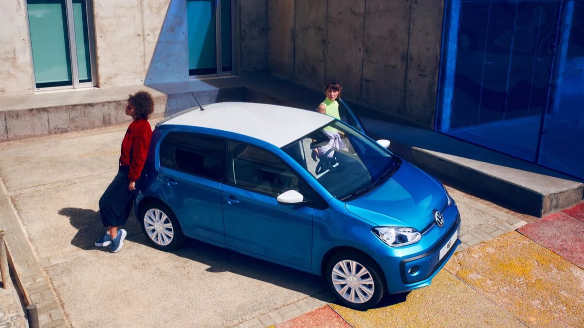 Volkswagen Up! vs Renault Twingo, la Sfida tra le migliori Auto di Città