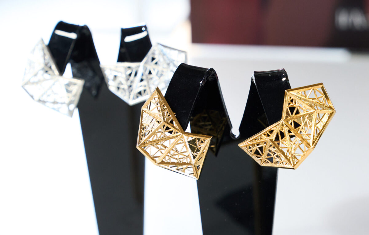 Galleria foto '5 Gioielli must have che hanno illuminato le passerelle di AltaRoma 2023' - foto 5