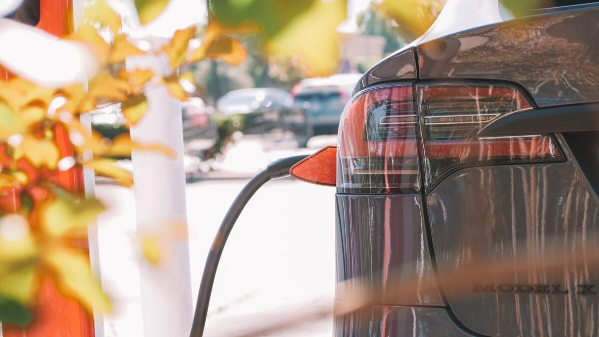 Galleria foto 'Auto Elettriche, 4 buone ragioni per cui conviene Noleggiarle…' - foto 1