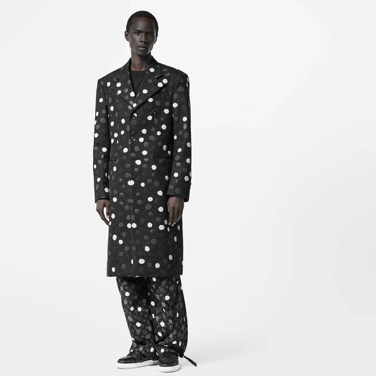 Galleria foto 'Louis Vuitton e Yayoi Kusama: 6 Capi e Accessori dalla nuova strepitosa Capsule Collection' - foto 5