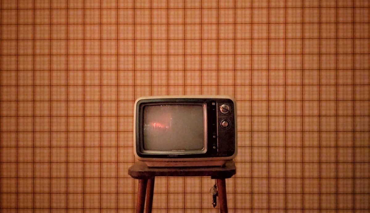 Galleria foto 'Come rimuovere la vecchia Carta da Parati da Soli: 5 Trucchi per un Lavoro senza sbavature!' - foto 2