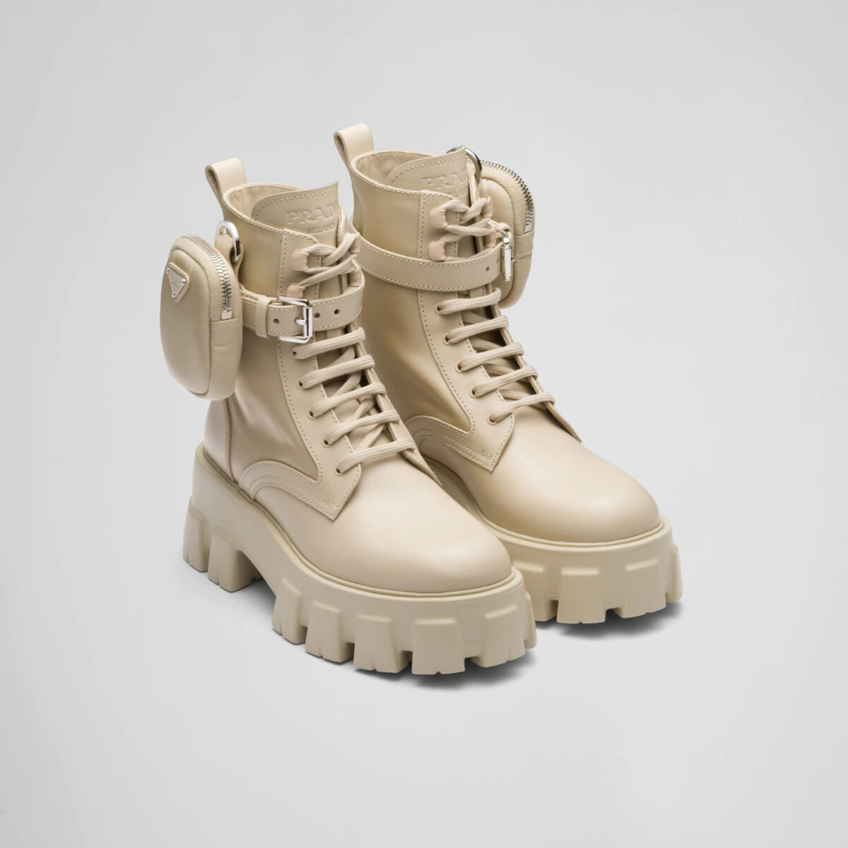 Galleria foto 'Combat Boots, gli Stivali perfetti per ogni tuo Outfit: 9 modelli da mettere in wishlist' - foto 2