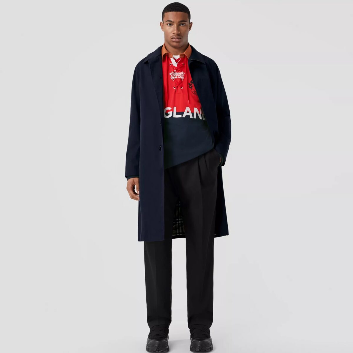 Galleria foto 'L’outfit giusto per San Valentino: 5 Capi e Accessori per far colpo su di Lei' - foto 5