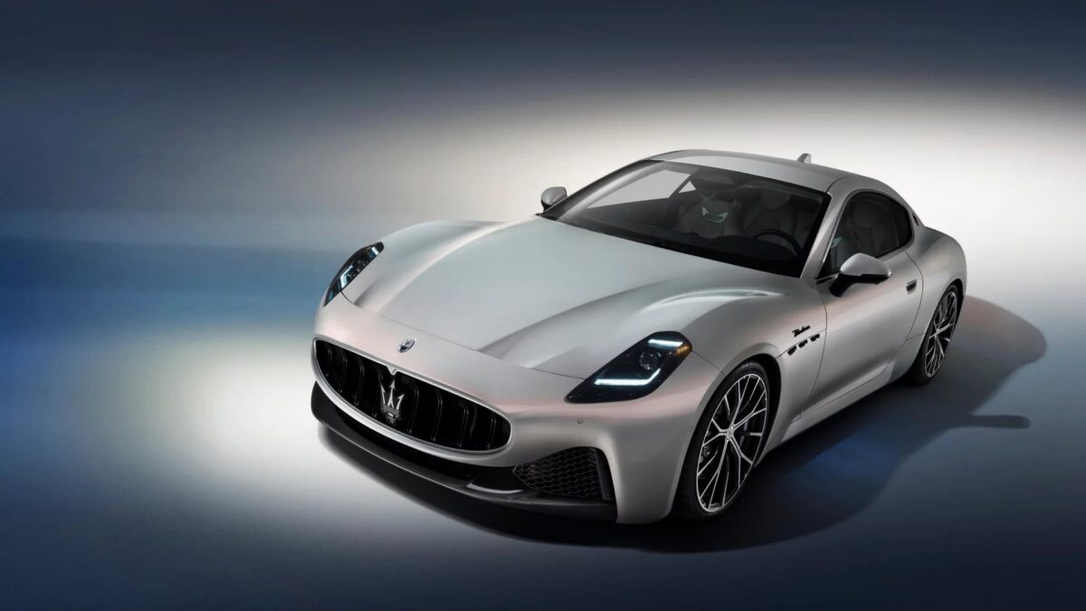 Galleria foto 'Ferrari Roma vs Maserati GranTurismo, una Sfida tra Coupé Made in Italy!' - foto 3