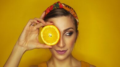 Macchie sulla pelle? Con questi 5 sieri alla Vitamina C non avrai bisogno del laser!