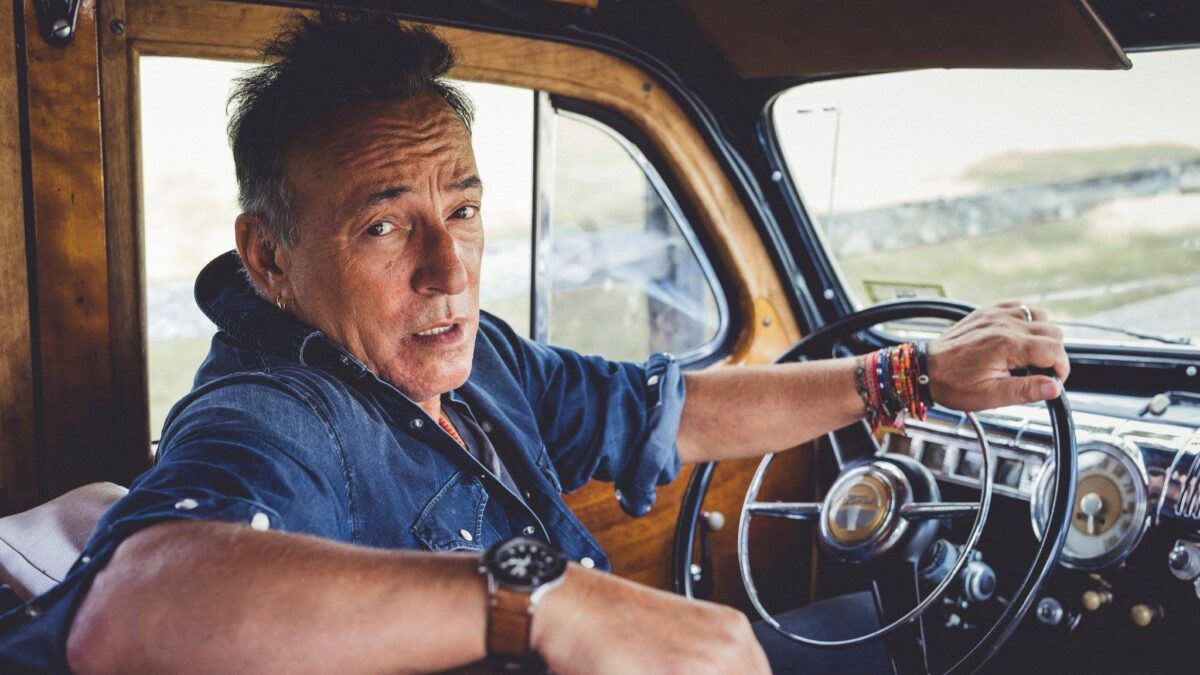 Bruce Springsteen, all’asta la leggendaria auto che ha ispirato le sue canzoni. Non ci crederete mai…