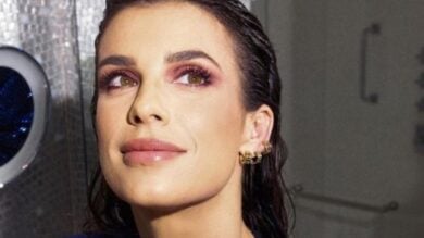 Elisabetta Canalis, le sue ballerine by Prada hanno un dettaglio molto costoso: scoprilo qui!