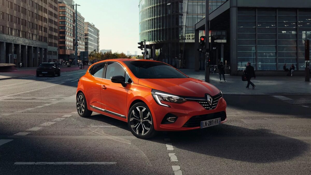 Galleria foto 'Lancia Ypsilon Vs Renault Clio: la Sfida delle Utilitarie di Classe!' - foto 5