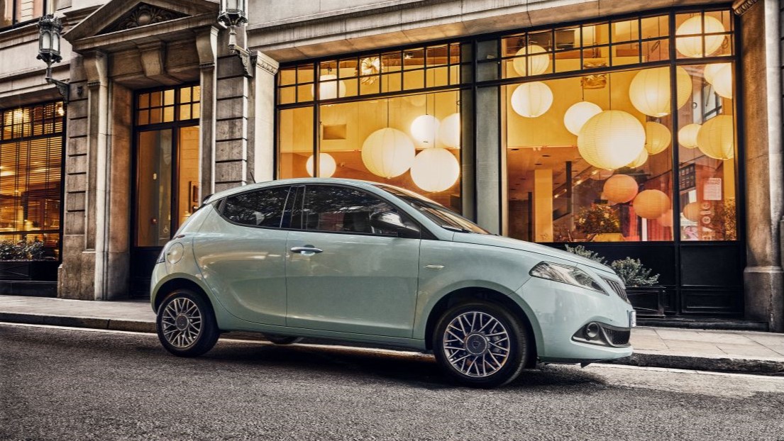 Lancia Ypsilon Vs Renault Clio: la Sfida delle Utilitarie di Classe!