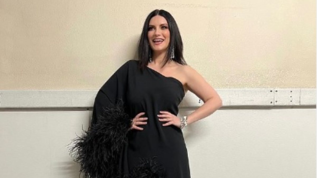 Laura Pausini, matrimonio tradizionale in Total White ma la scelta delle Fedi lascia sconvolti!