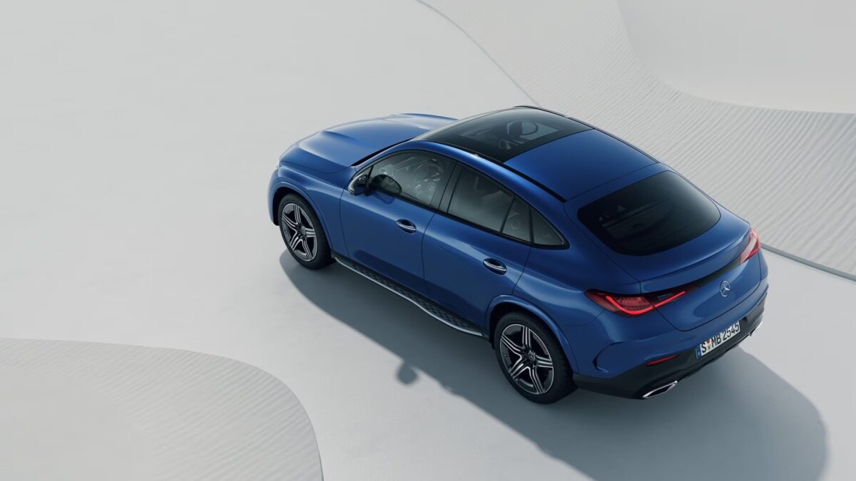 Galleria foto 'Mercedes GLC Coupé vs BMW X4, una Sfida di Lusso tra SUV Coupé!' - foto 2