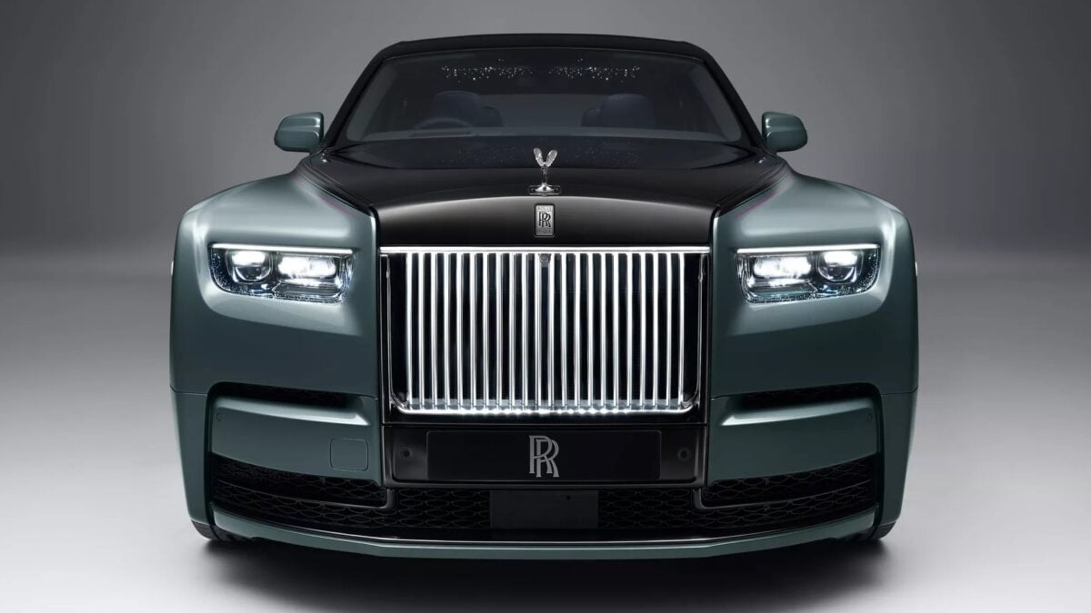 Rolls Royce Phantom vs Mercedes Classe S: una Sfida di Lusso!