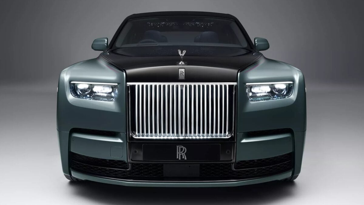 Rolls Royce Phantom vs Mercedes Classe S: una Sfida di Lusso!