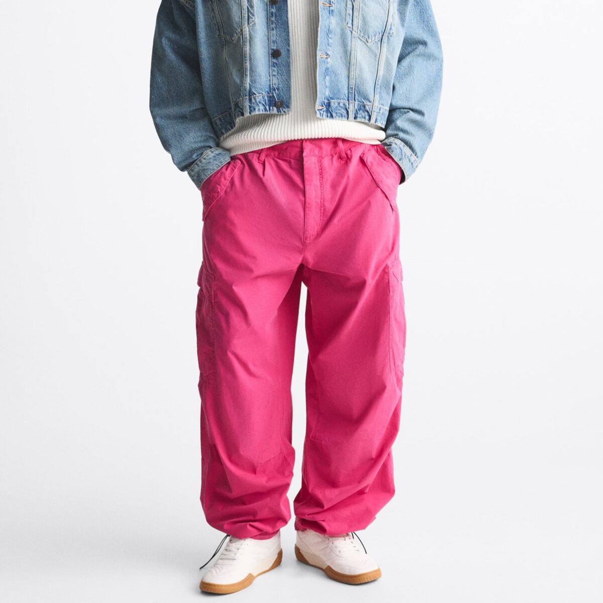 Galleria foto 'Cargo e Parachute, 4 Pantaloni da Uomo firmati Zara per un look super cool' - foto 4