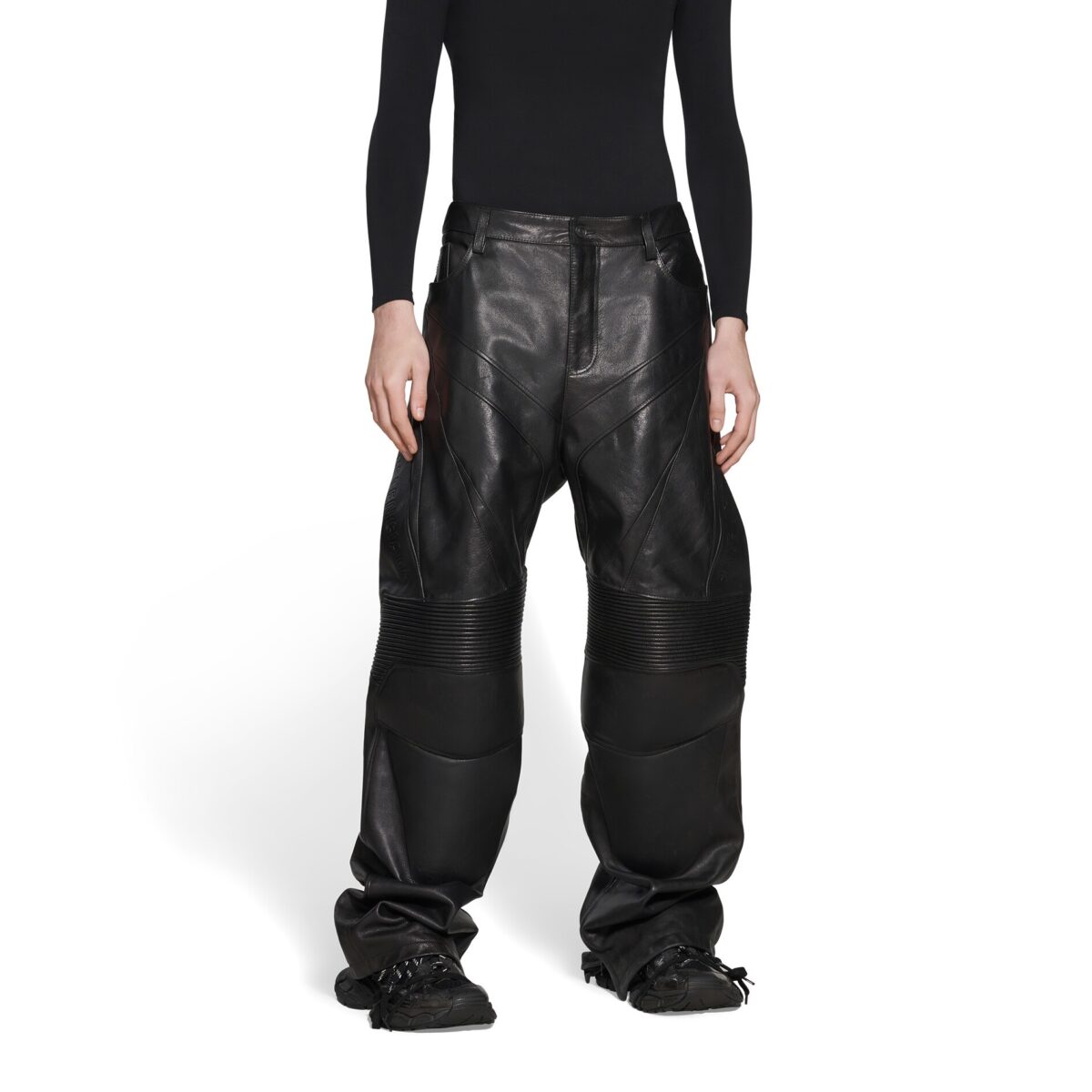 Galleria foto 'Moda Uomo, 4 Pantaloni comfy chic perfetti per la Primavera' - foto 1