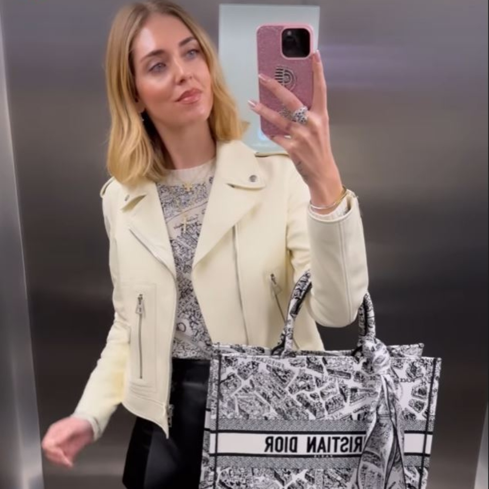 Galleria foto 'Chiara Ferragni non bada a spese, il suo ultimo outfit costa un capitale!' - foto 1