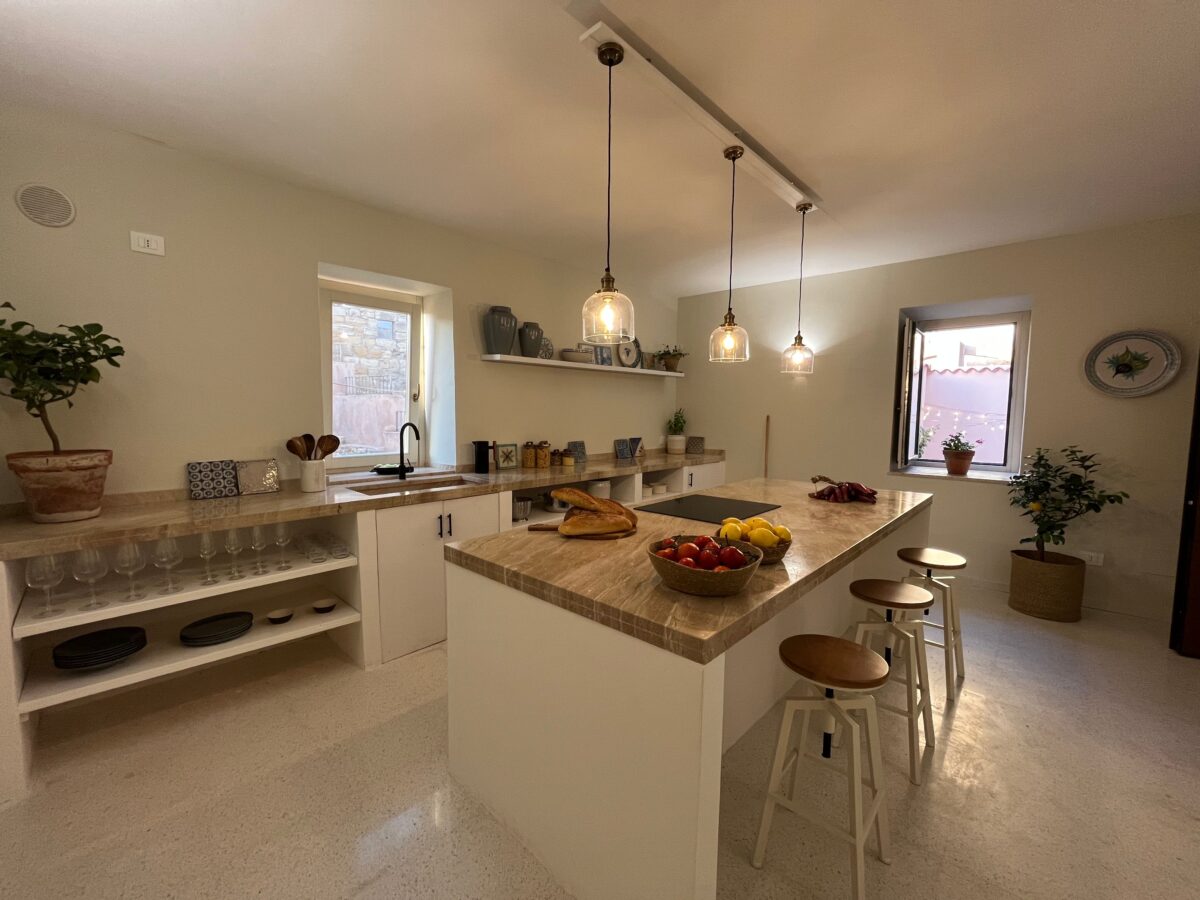 Galleria foto 'Sicilia, una Casa a 1 Euro: la BBC la compra e ci fa un Programma!' - foto 3