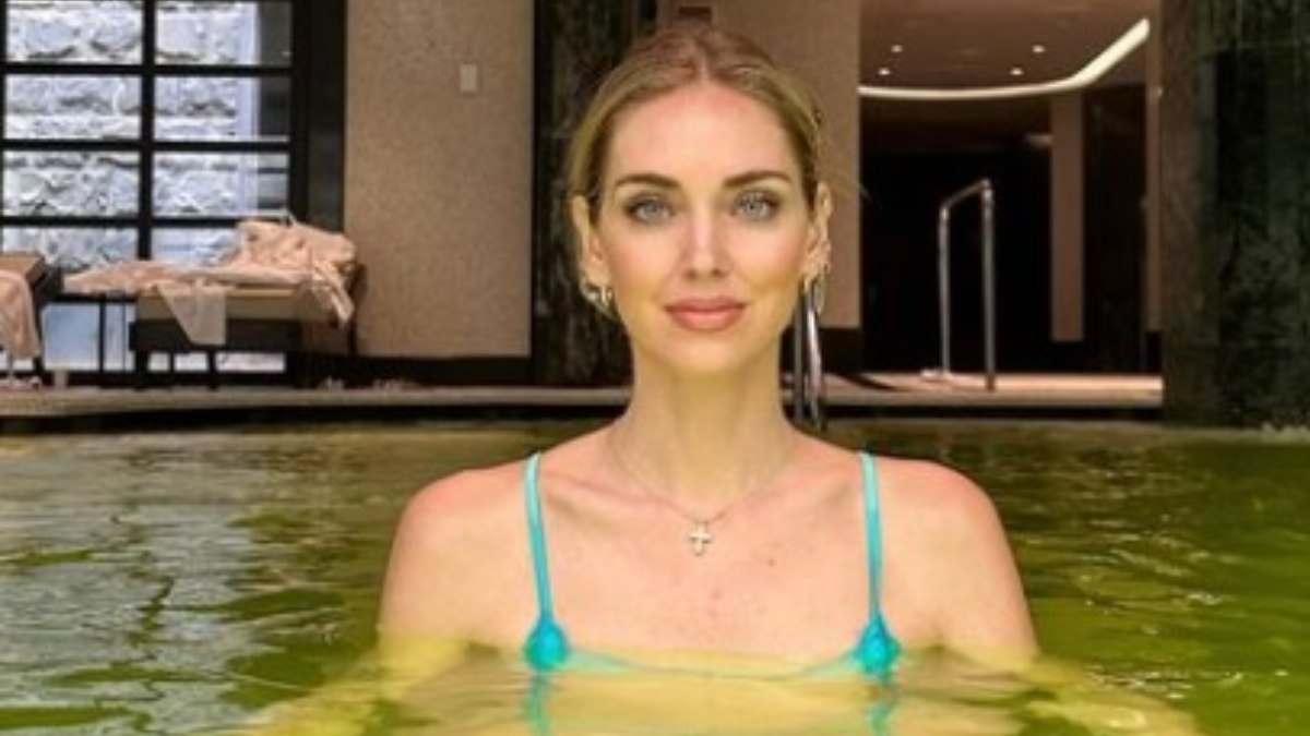 Chiara Ferragni, la provoca gli haters: Ecco le foto con l’intimo trasparente super griffato…