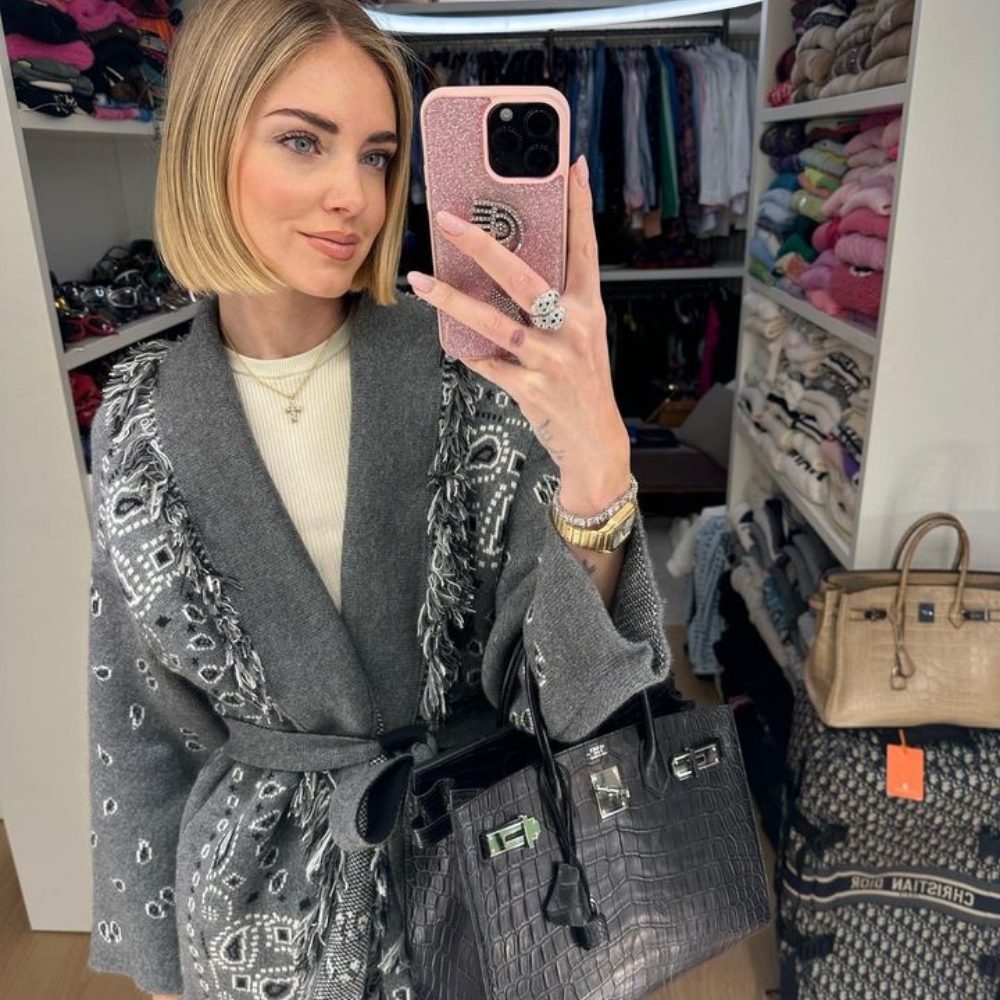 Galleria foto 'Chiara Ferragni mostra la sua collezione di borse di lusso e fa impazzire i fan!' - foto 1