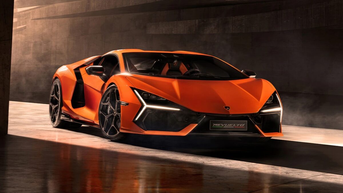 Galleria foto 'Ferrari SF90 Stradale vs Lamborghini Revuelto, la sfida delle Supercar Plug In!' - foto 3