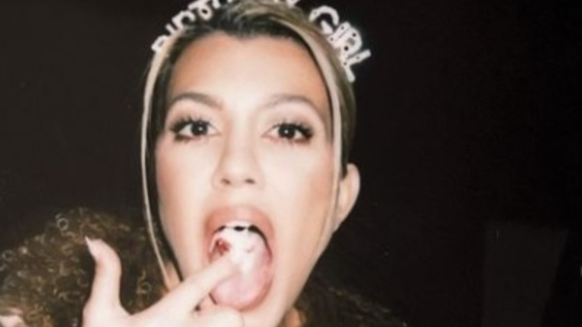 Kourtney Kardashian, il regalo di Travis Barker lascia a bocca aperta: vale più di 100.000 euro!