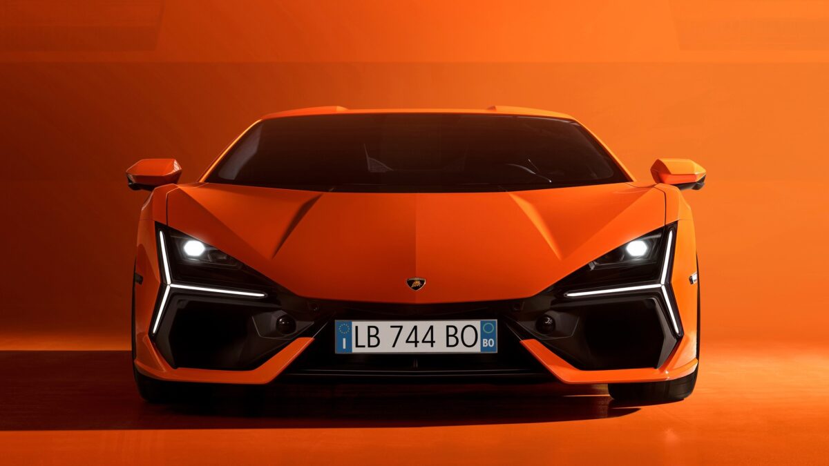 Lamborghini Revuelto, ecco la prima Supercar Hybrid del Toro…