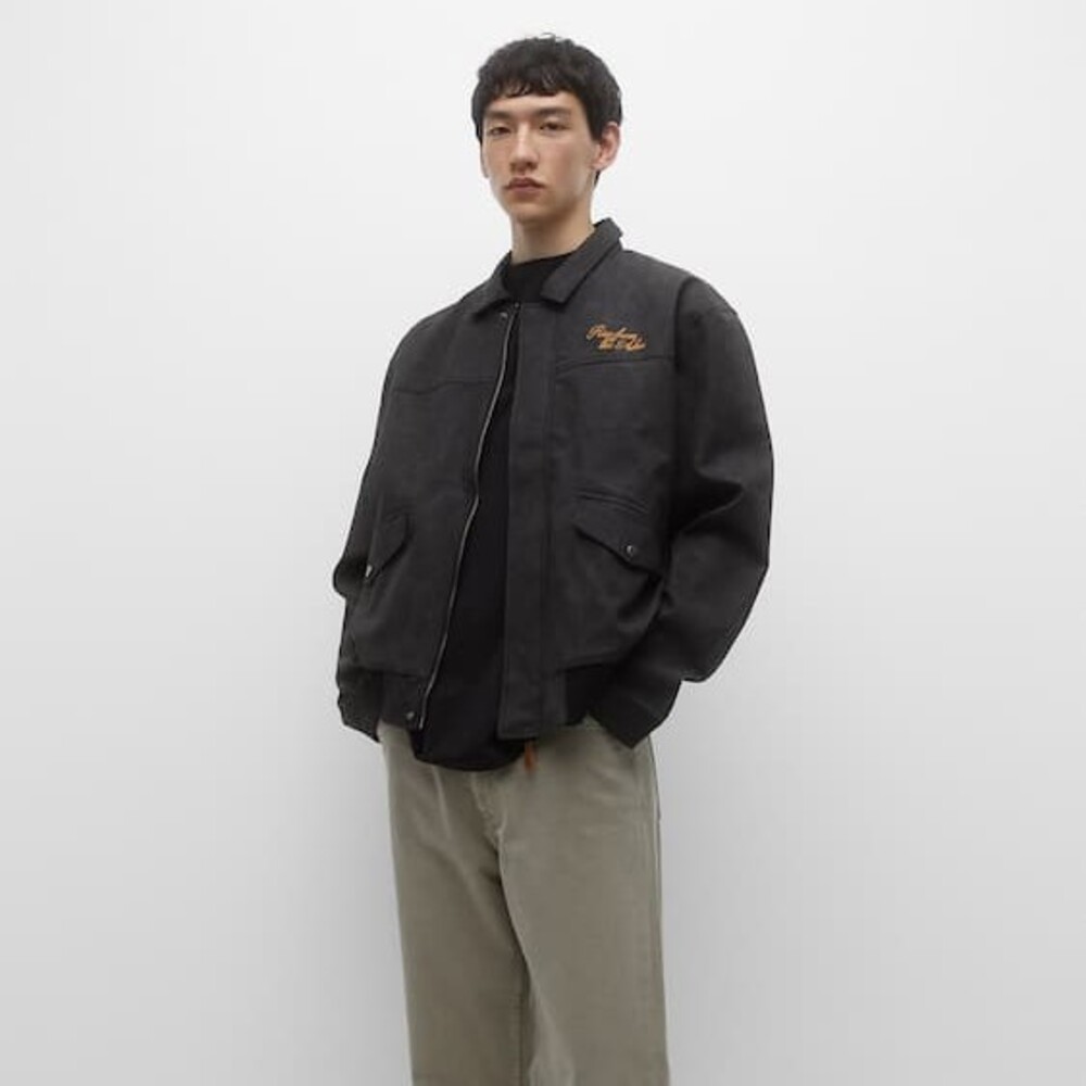 Galleria foto 'Pull&Bear, effetto Pelle: 6 giacche da uomo da mettere in Wishlist' - foto 3