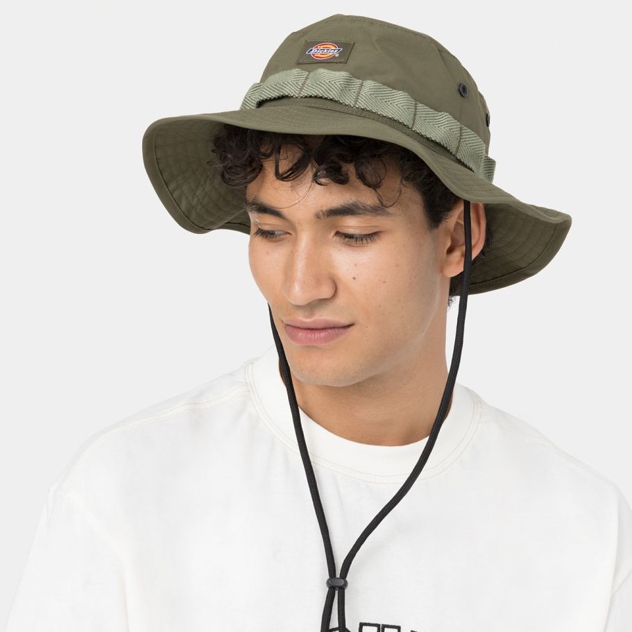 Galleria foto '4 Cappelli super trendy da indossare in Primavera' - foto 1